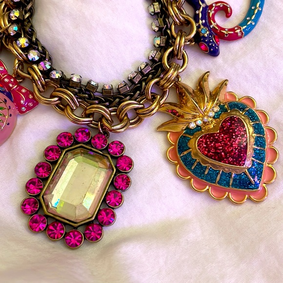 Vintage Betsey Johnson Pink sugar skull charm bracelet - Picture 5 of 12